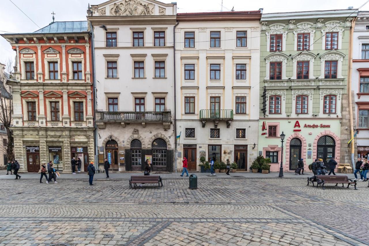 Grand Apartments On Rynok Square Leópolis Exterior foto